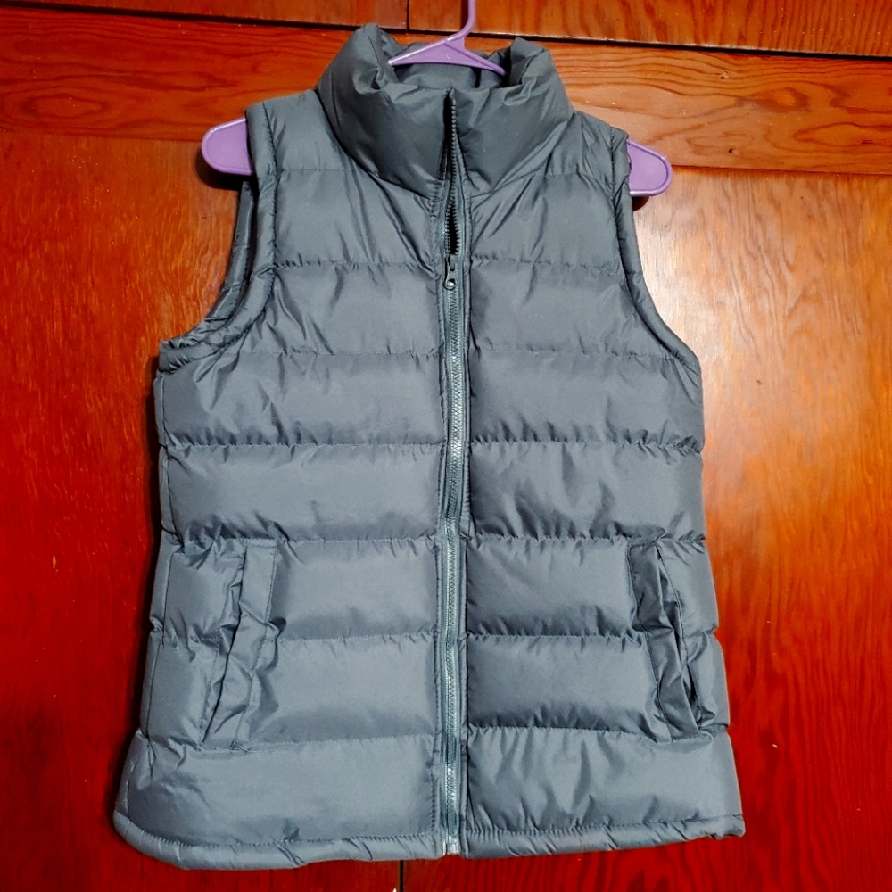 Puffer style vest